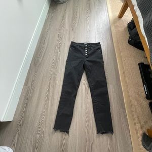ABERCROMBIE BLACK CROPPED JEANS SIZE 28